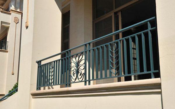 阳台栏杆